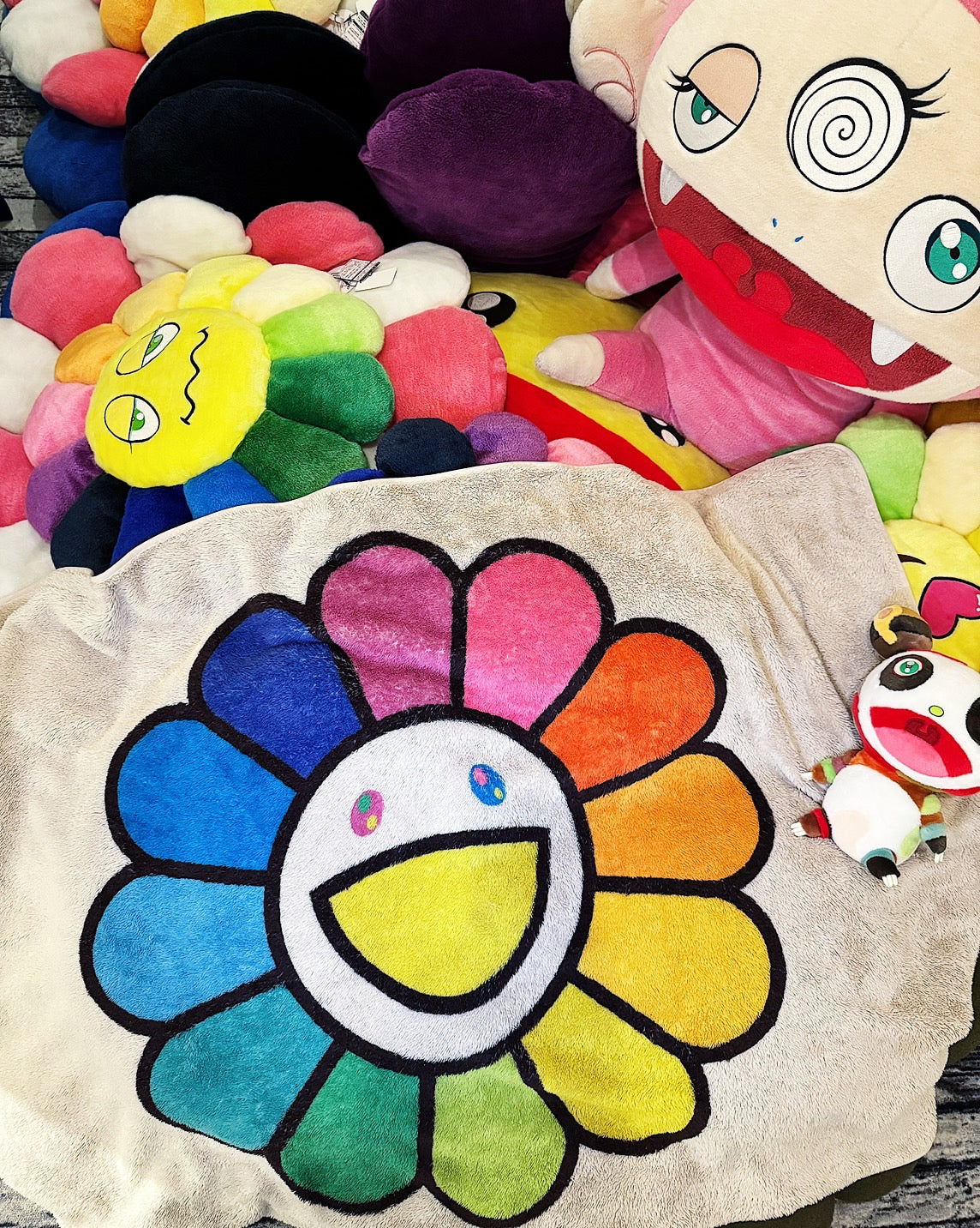 【©Takashi Murakami / kaikai kiki】<br>上次我就直接做完了！ ！<br>非常受欢迎的毛毯是唯一的樱桃，将于今天晚上 8 点开始在网上发售！ ！