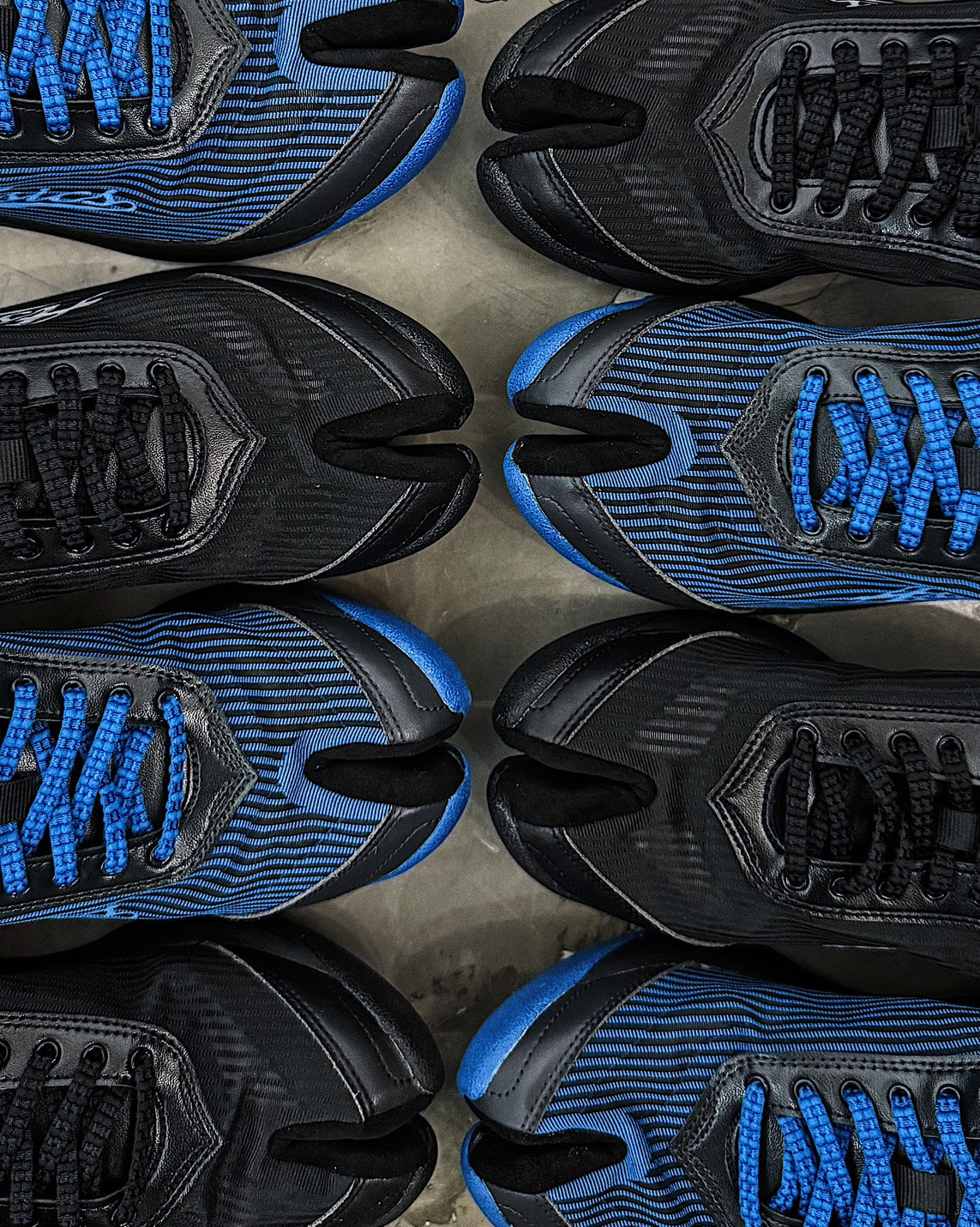 【ASICS】<br>KIKO KOSTADINOVコラボアイテムより、<br>初となる "タビ" スニーカーが本日3月7日(土) 20時より発売スタート！！