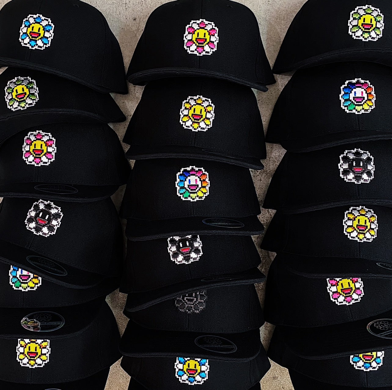 【©Takashi Murakami / kaikai kiki】<br> A new color has been added to the popular “Murakami.Flowers” ​​series cap, and it will be on sale online from 20:00 today, August 7 (Monday)!