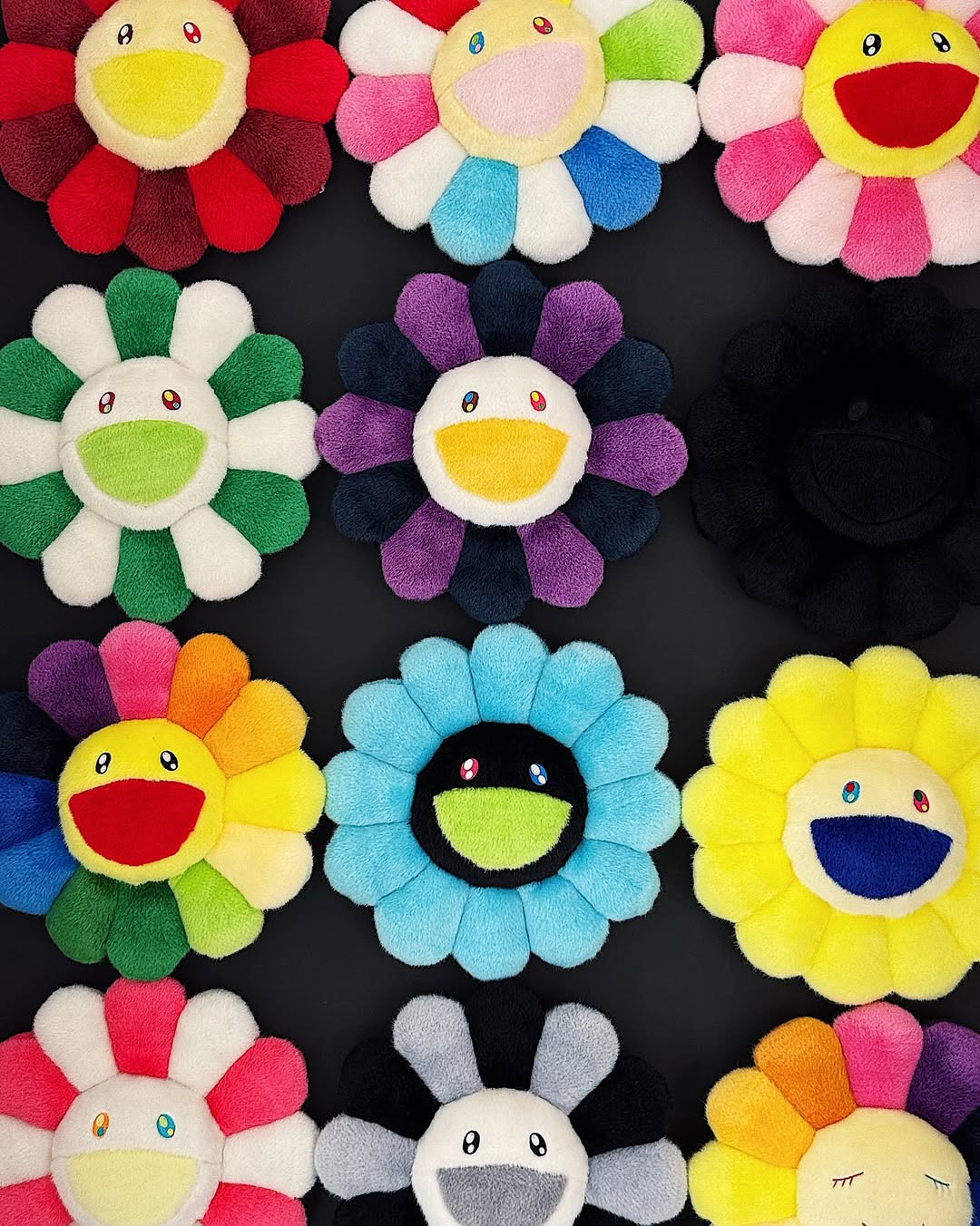 【©Takashi Murakami / kaikai kiki】<br>大人気のグッズや新作アイテムが本日より店頭限定で販売スタート！