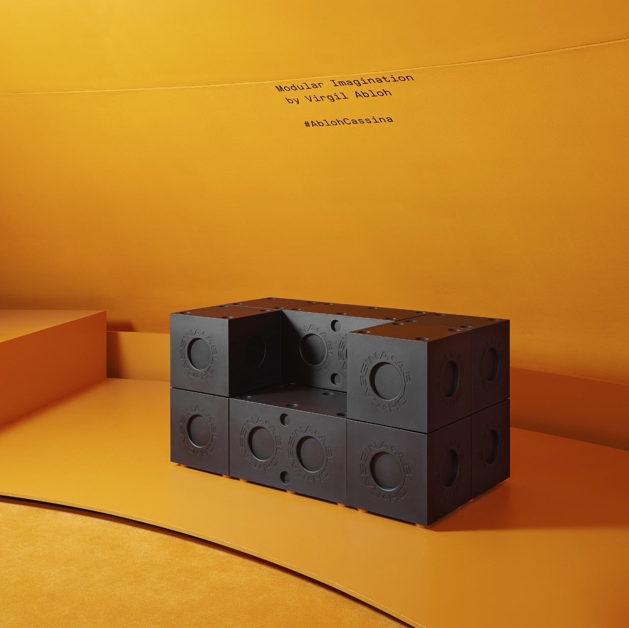 【Cassina-Modular Imagination by Virgil Abloh】<br>期待已久的合作凳子现已推出樱桃色！