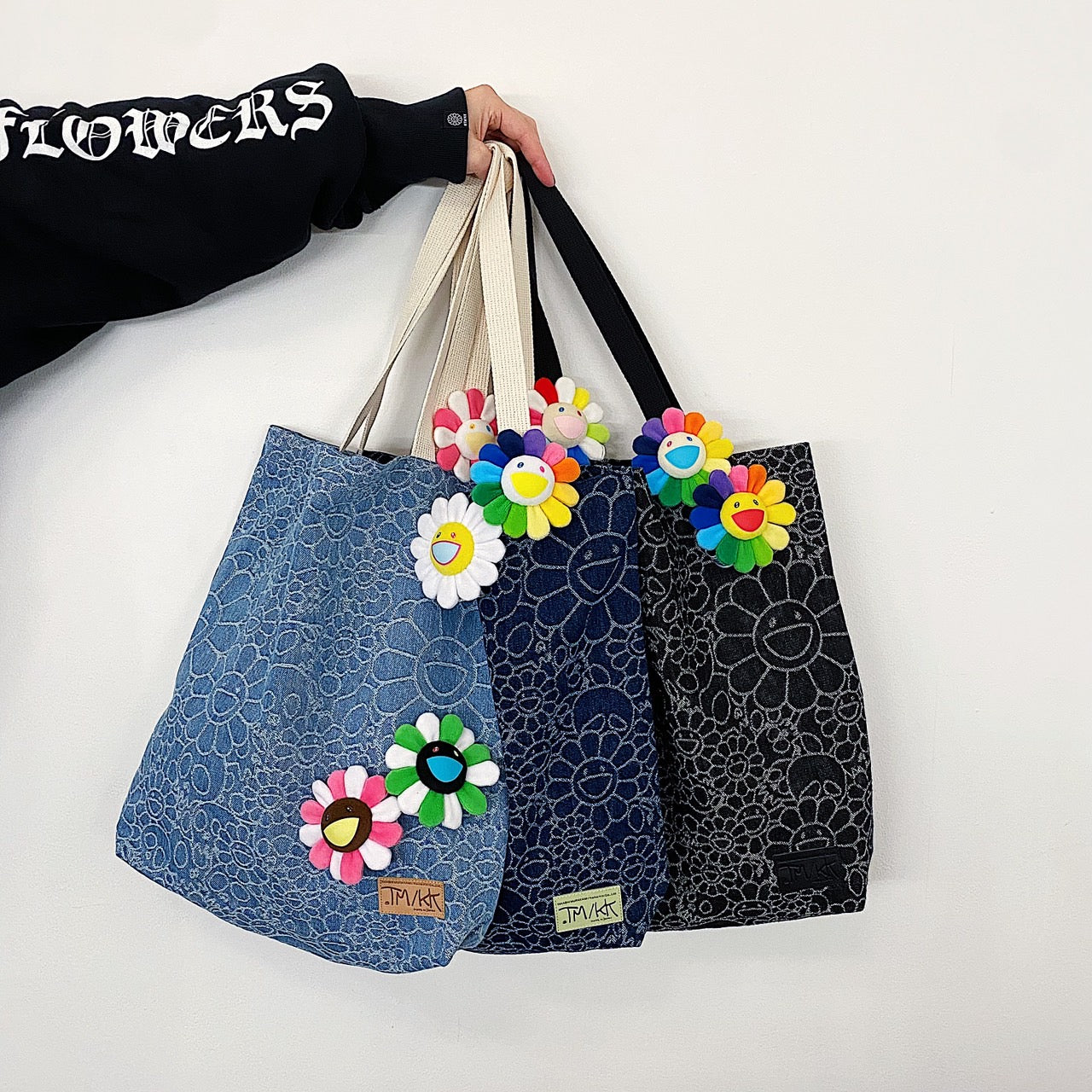 【©Takashi Murakami / kaikai kiki】<br> The new "Aprons & Bags" from the popular original denim series will be on sale online from 8pm today, December 18th (Monday)!