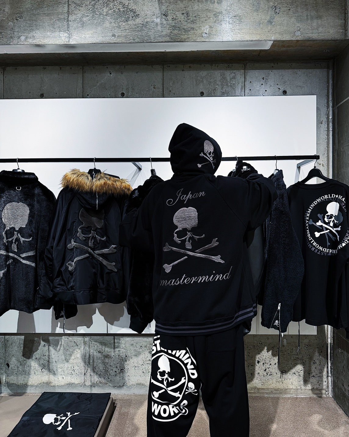 美品◎MASTERMIND WORLD ウォームアップジャケット XL 24年製 MASTERMIND】 24AW Collection Drop2 On sale starting August 24th