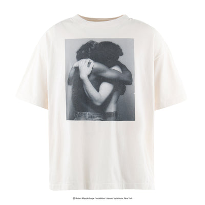 ©SAINT M×××××× × ROBERT MAPPLETHORPE <br>SMC20 EMBRACE MT_S/S TEE